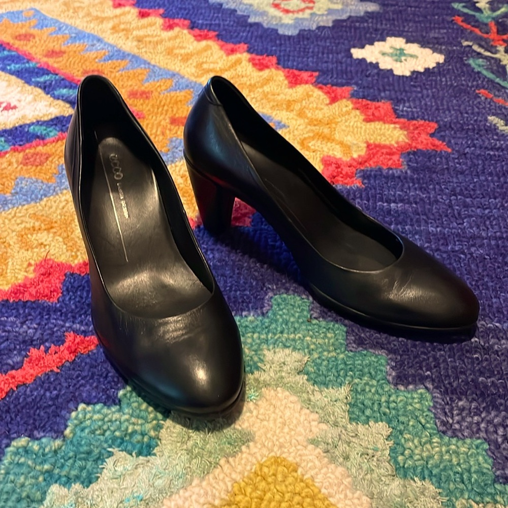 Ecco Heels Size 38/ 7.5